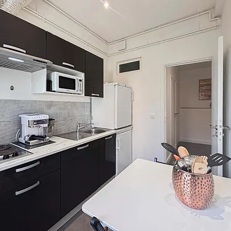 Apartament Urban Chic - 3 Pers, Wifi, Parking *